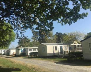 mobil home camping la baule avec terrasse ombragee